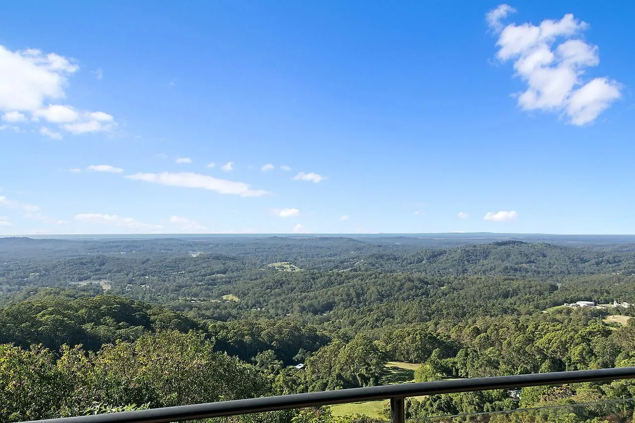 Rainbow'S End Villa Montville